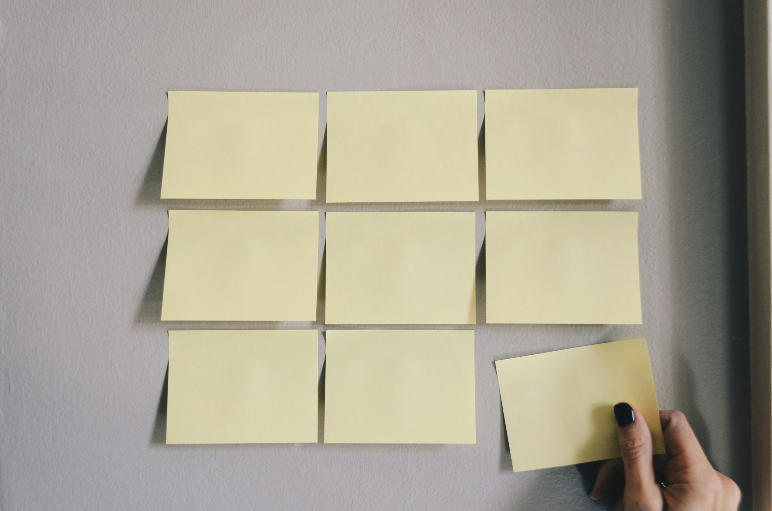 Illustration of checklist items for maintaining robust data backups