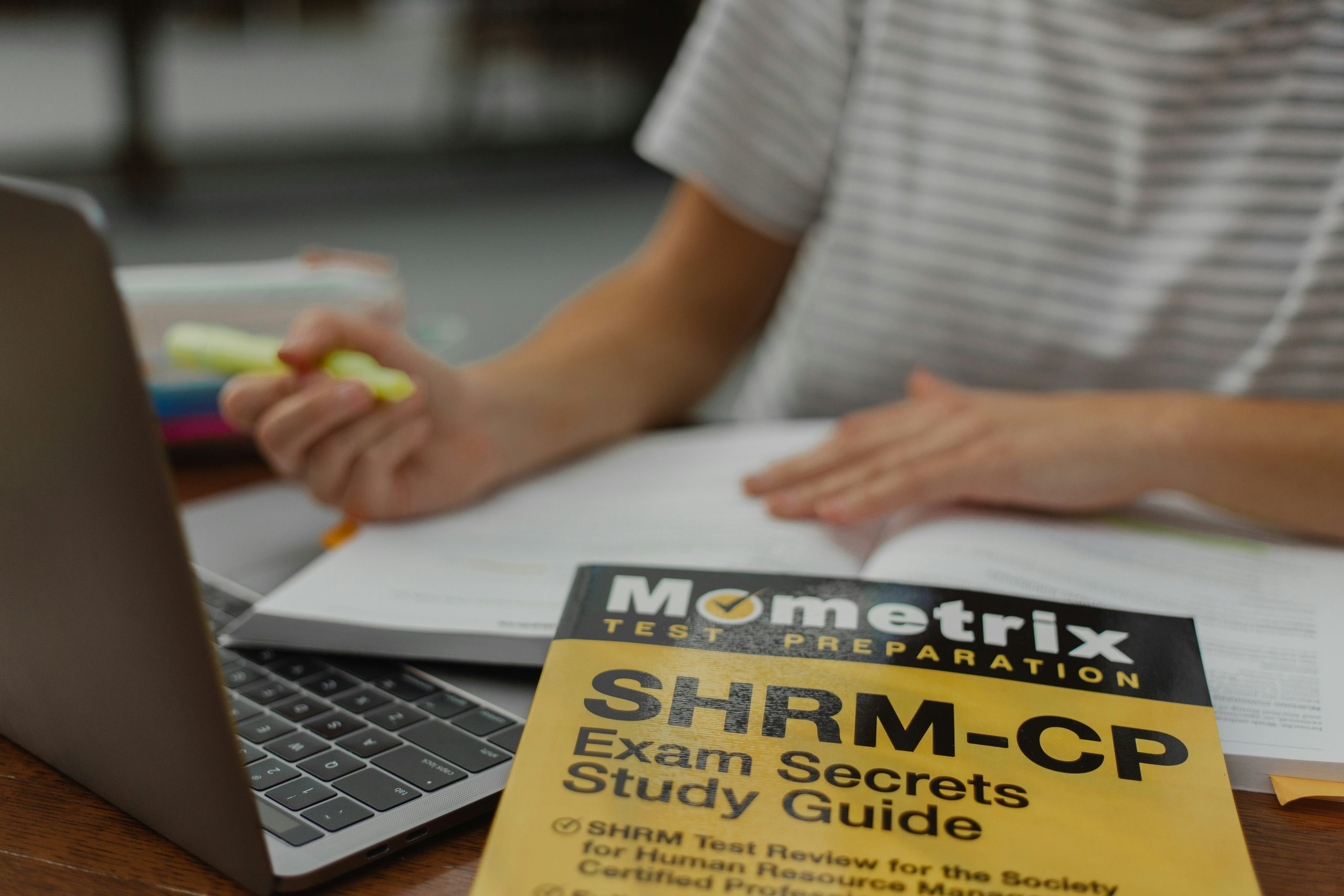 Flowchart breaking down steps to select the best tax course