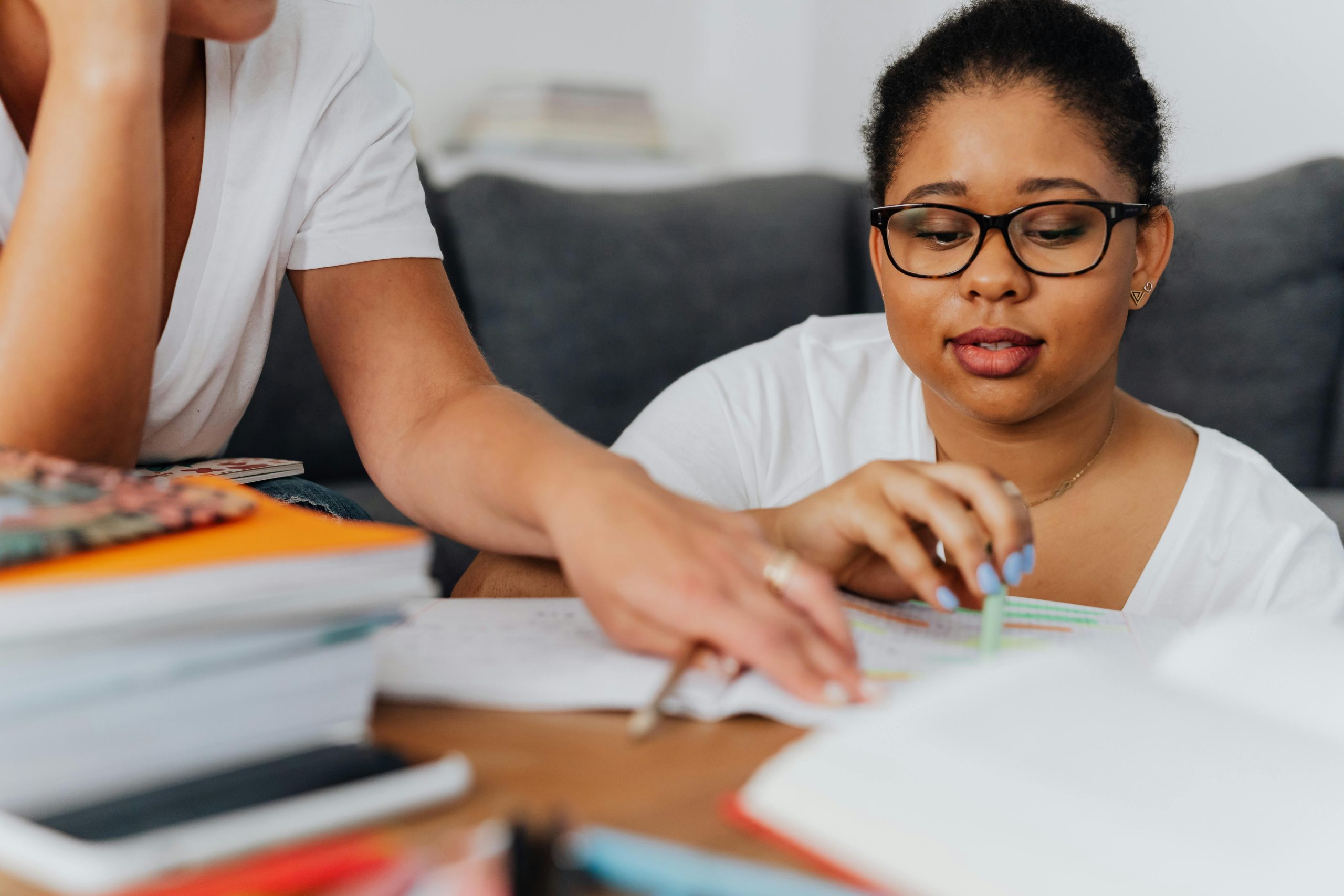 Tutor explaining concept to a student during live session