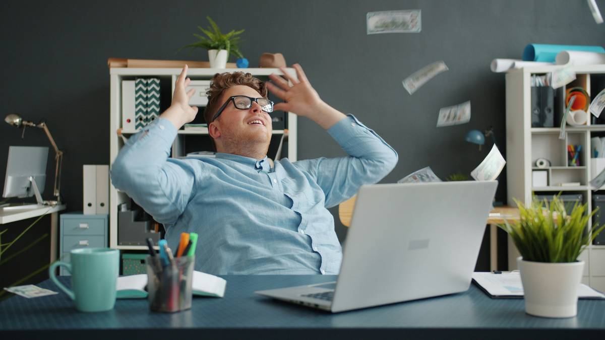 Flowchart illustrating steps to select the best tax planning course