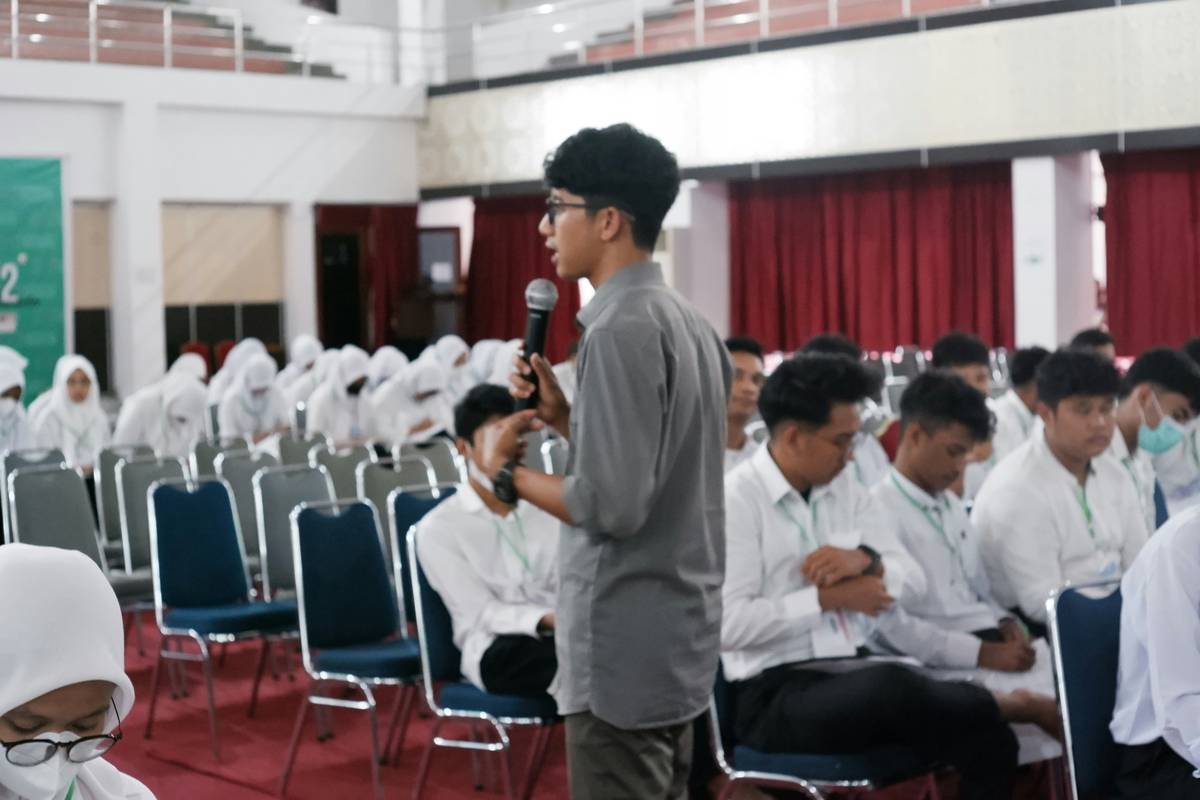 Infographic showing common mistakes people make during tax season