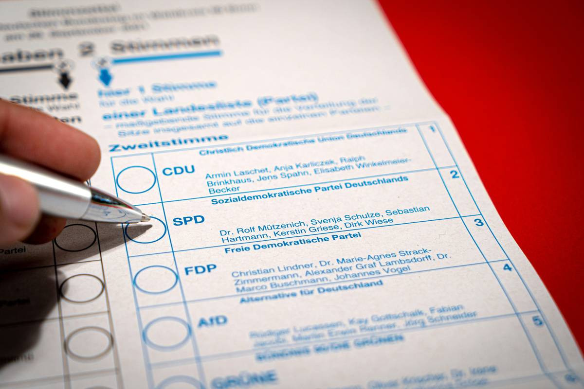 Flowchart showing how IRS CE provider registration validates tax course legitimacy