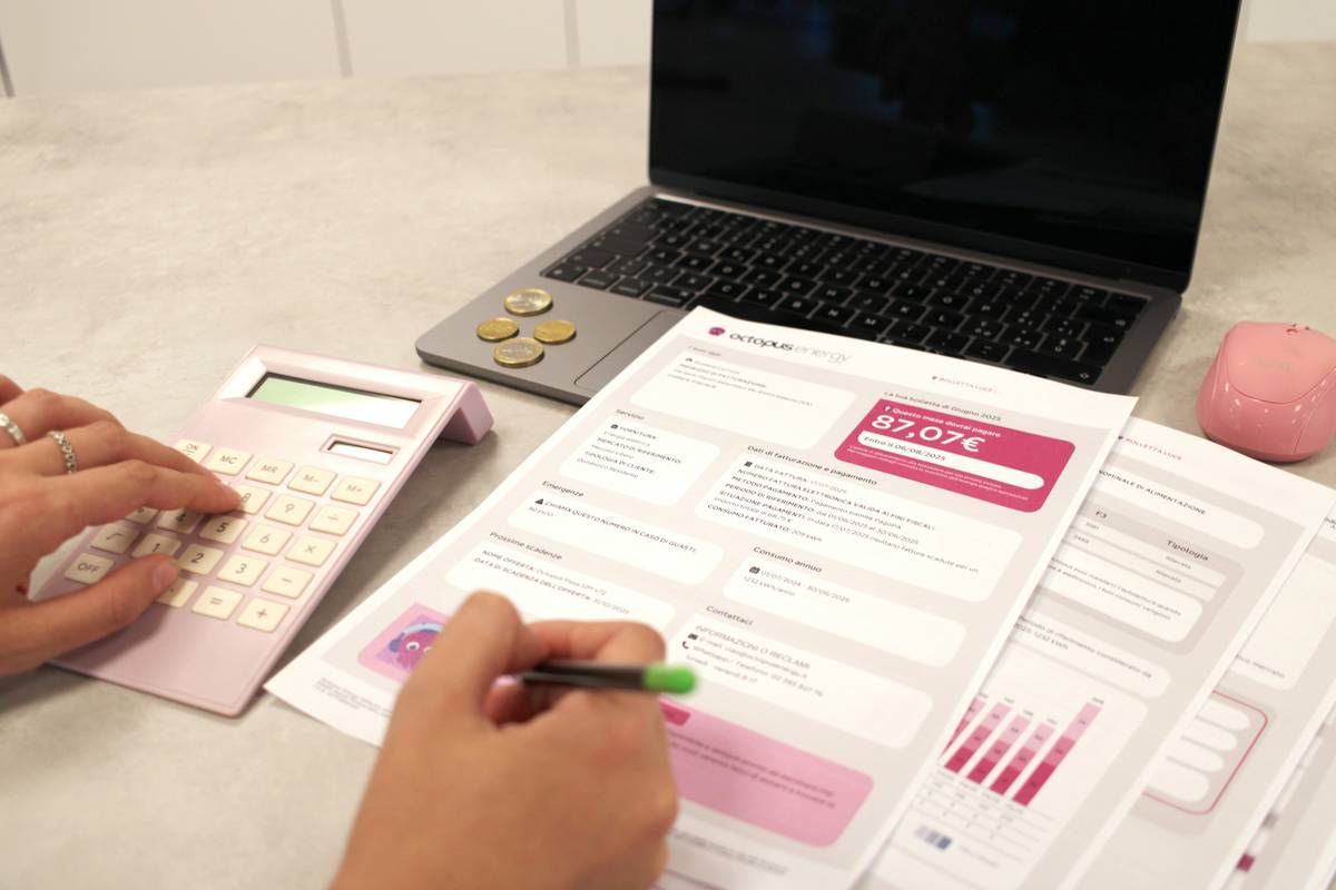 Infographic showing gap between DIY tax filers' knowledge and IRS complexity: 68% miss deductions, average overpayment $1,200